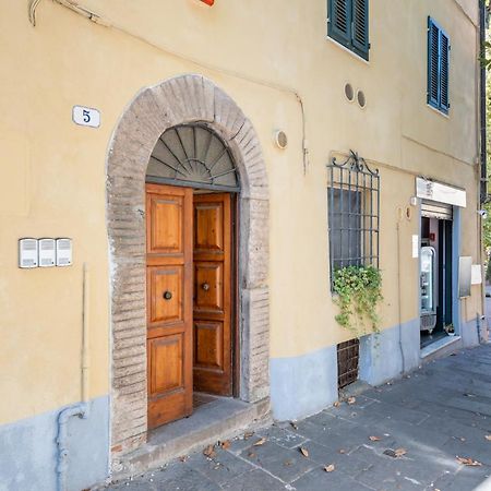 Piazza Napoleone Lovely Central Apartment Lucca Exterior foto