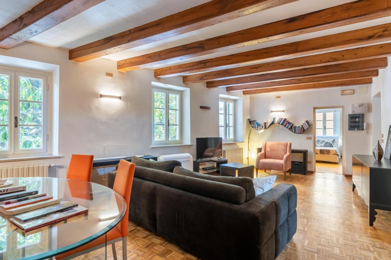 Piazza Napoleone Lovely Central Apartment Lucca Exterior foto